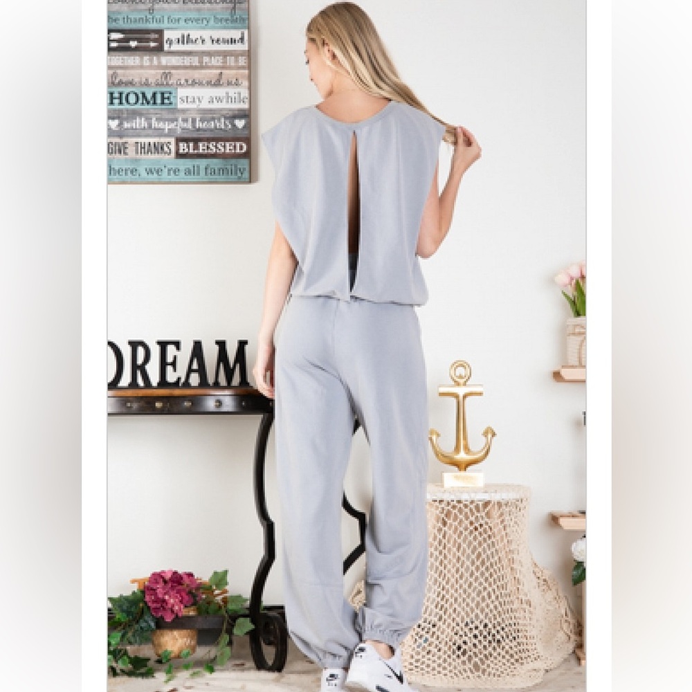 B9062-(🚨 5 COLORS) OPEN BACK SLEEVELESS SWEAT TOP & PANTS SET - Picture 12 of 12
